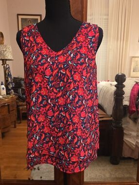 Ann Taylor Sleeveless V-Neck Floral Top in Red and Navy